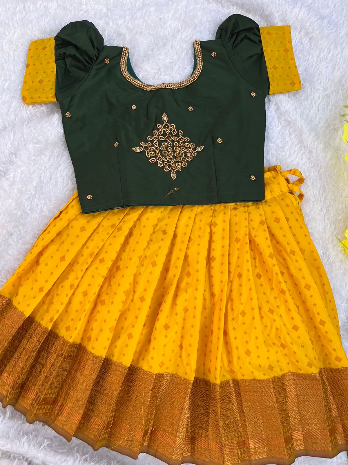 Sunny Yellow & Verdant Green: Semi Silk Elegance Kalas Couture India Sunny Yellow & Verdant Green: Semi Silk Elegance Kalas Couture India
